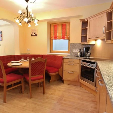 Large Chalet Apartment In Saalbach Hinterglemm Экстерьер фото