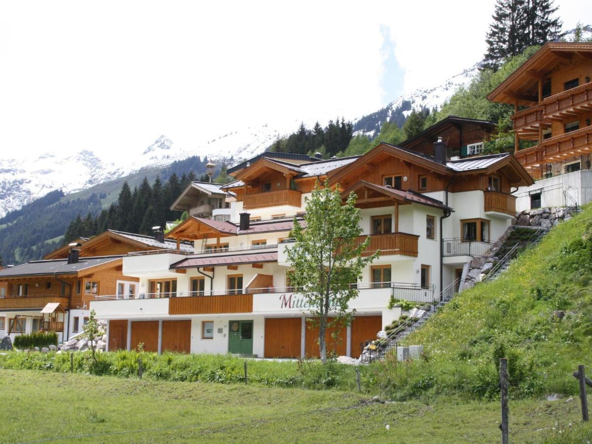 Large Chalet Apartment In Saalbach Hinterglemm Экстерьер фото